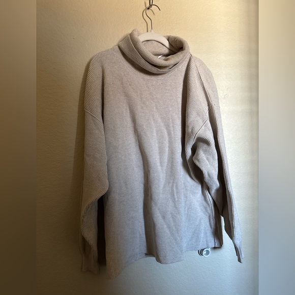 Free People softly structured sweater size medium in tan beige oat - Picture 3 of 8